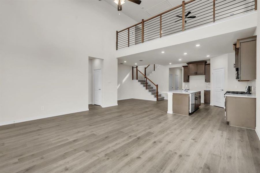 Spacious, unfurnished interior of a new home in The Landing at Hidden Lakes, McKinney (Image 32).