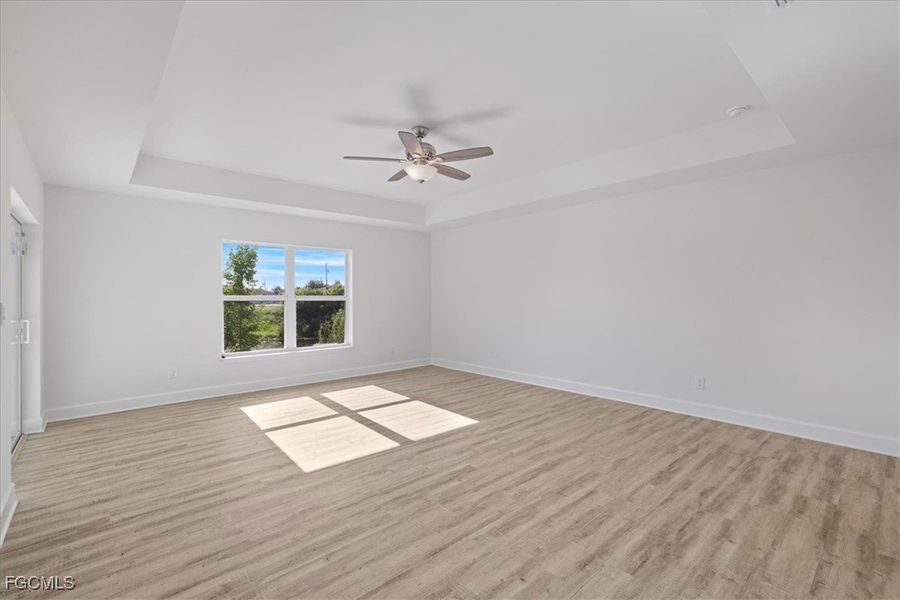 Spacious, unfurnished interior of a new home in Cape Coral, Cape Coral (Image 19).