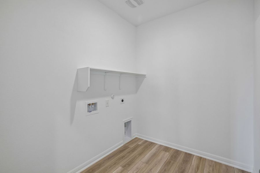 Spacious, unfurnished interior of a new home in Lisso, Pflugerville (Image 40).