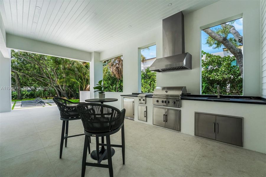 Exterior details and patio area of a home in , Palmetto Bay (Image 25).