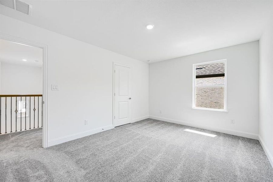 Spacious, unfurnished interior of a new home in Stoneridge, Melissa (Image 22).