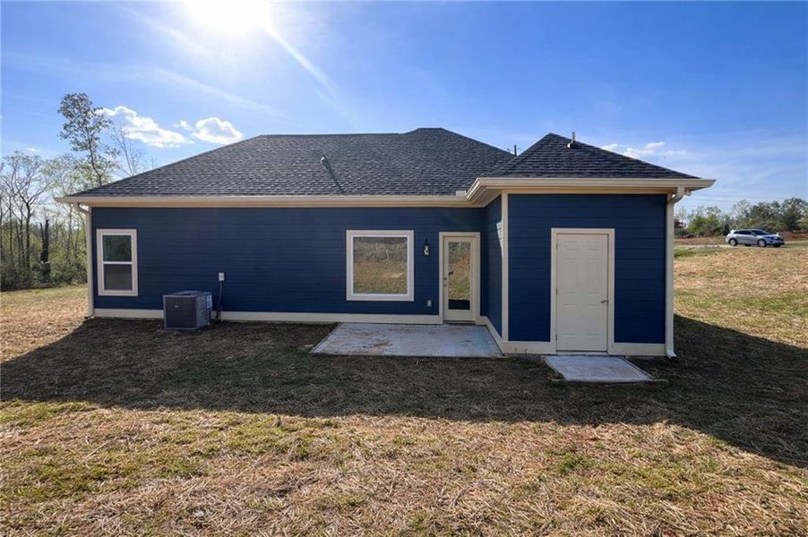 Exterior details and patio area of a home in , Griffin (Image 4).