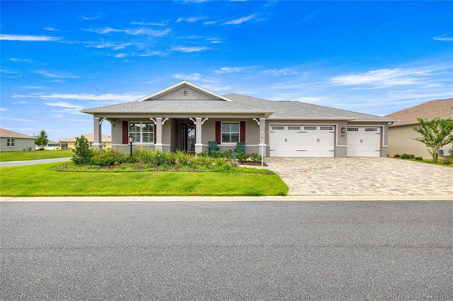 Front exterior of a new home in , Ocala, FL, highlighting curb appeal (Image 21). Front exterior of a new home in , Ocala, FL, highlighting curb appeal (Image 21).
