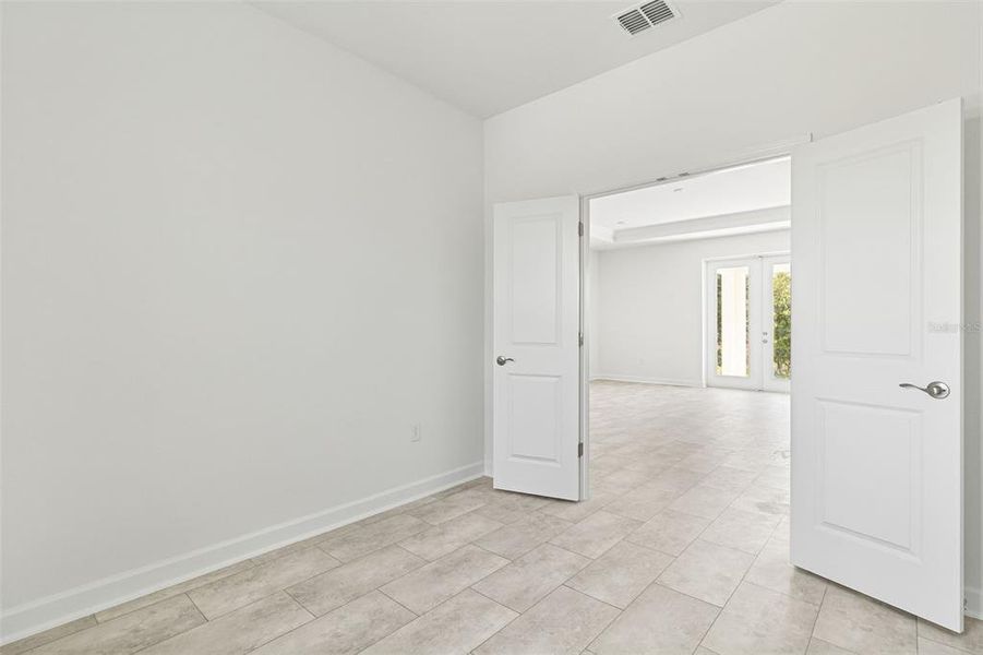 Spacious, unfurnished interior of a new home in , Port Charlotte (Image 34).