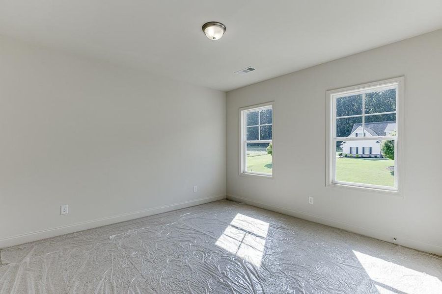 Spacious, unfurnished interior of a new home in , Jefferson (Image 33).