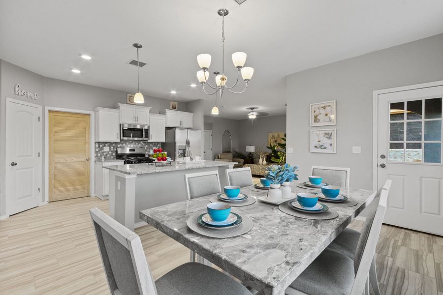 Representative furnished interior of a home built from the The Bellagio – 425SSC3CG by Saratoga Homes in Crossland, El Paso (Image 4).