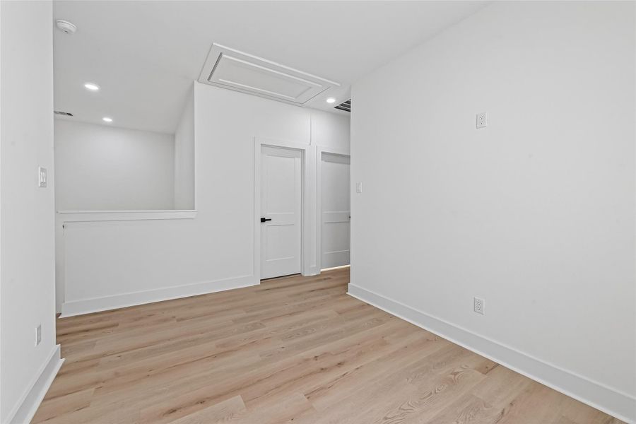 Spacious, unfurnished interior of a new home in , Houston (Image 22).