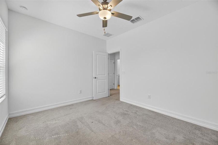 Spacious, unfurnished interior of a new home in , Tampa (Image 34).