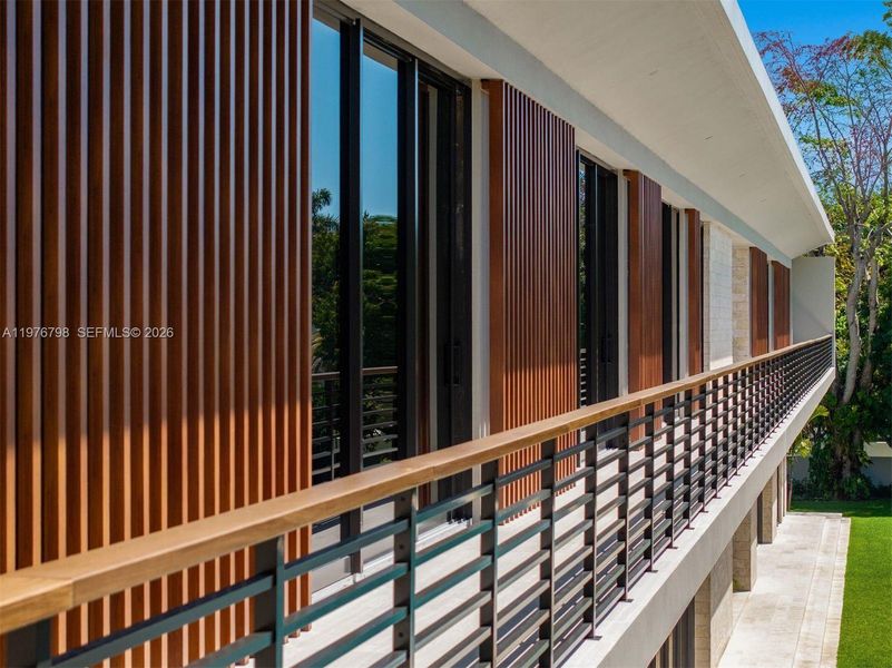 Exterior details and patio area of a home in , Miami (Image 18).