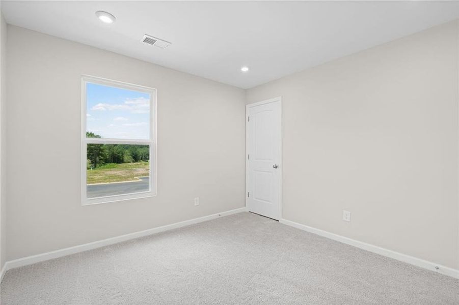 Spacious, unfurnished interior of a new home in Three Rivers, Rome (Image 38).