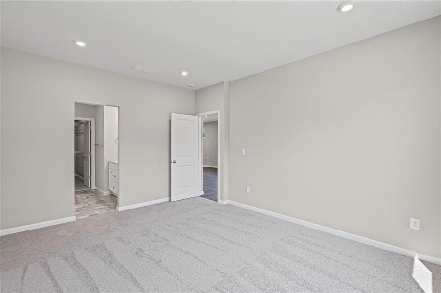 Spacious, unfurnished interior of a new home in Villas at Gold Creek, Dawsonville (Image 26).