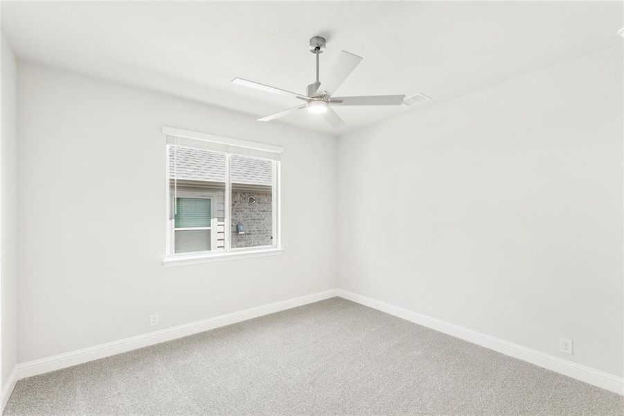 Spacious, unfurnished interior of a new home in Chaparral Park, Oak Point (Image 27). Spacious, unfurnished interior of a new home in Chaparral Park, Oak Point (Image 27).