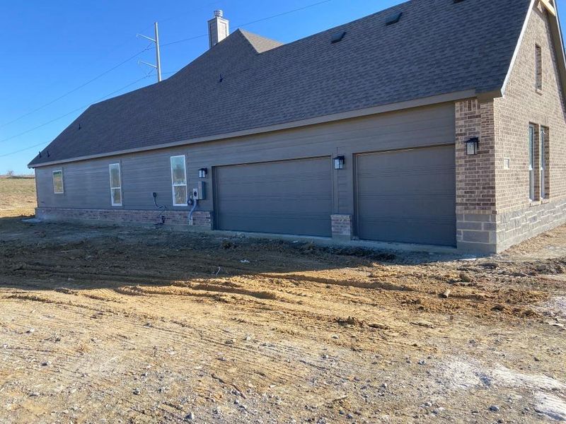 Exterior details and patio area of a home in Hillview Addition, Decatur (Image 3).