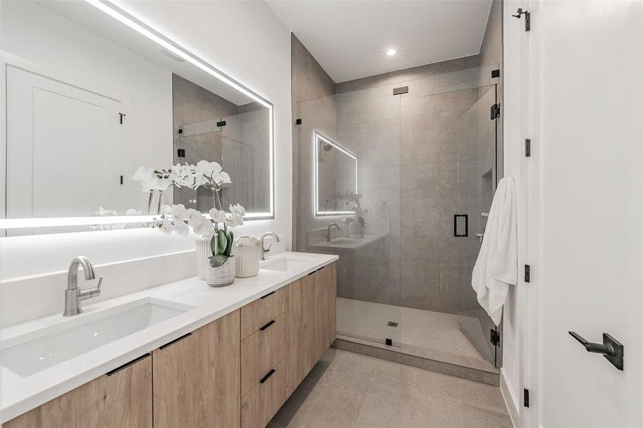 Primary En Suite