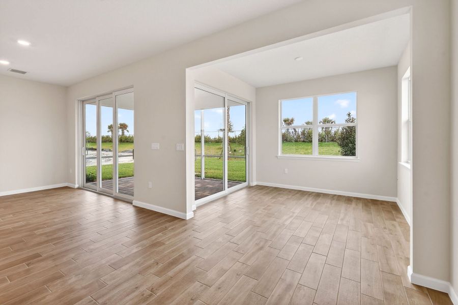 Spacious, unfurnished interior of a new home in Del Webb Tradition, Port St. Lucie (Image 23).