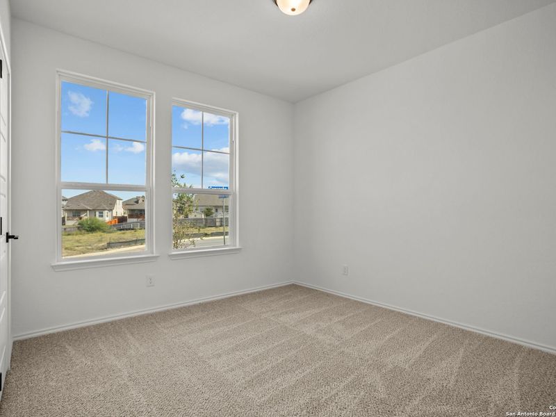 Spacious, unfurnished interior of a new home in Comanche Ridge, San Antonio (Image 28).