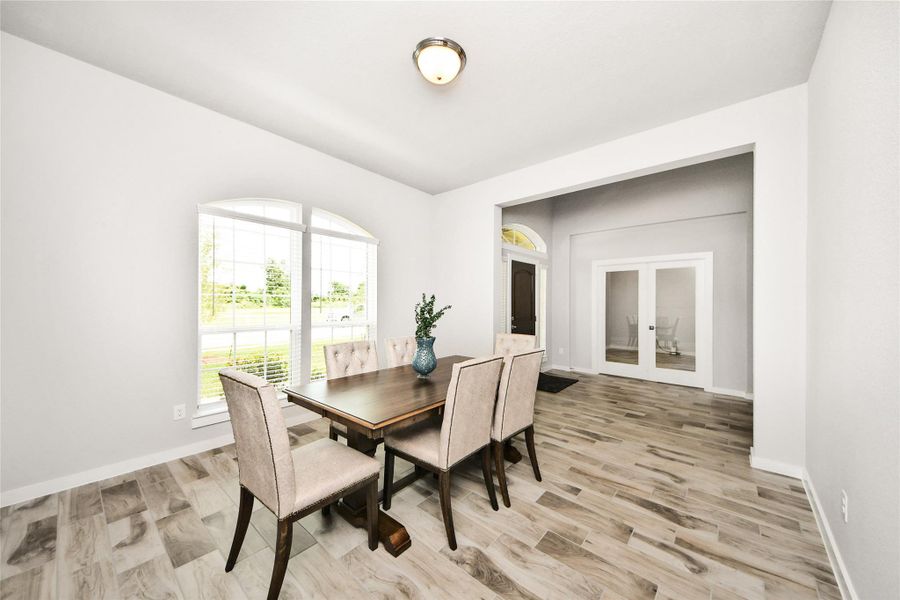 Furnished interior view inside a new home in Elm Estates, Angleton (Image 11).