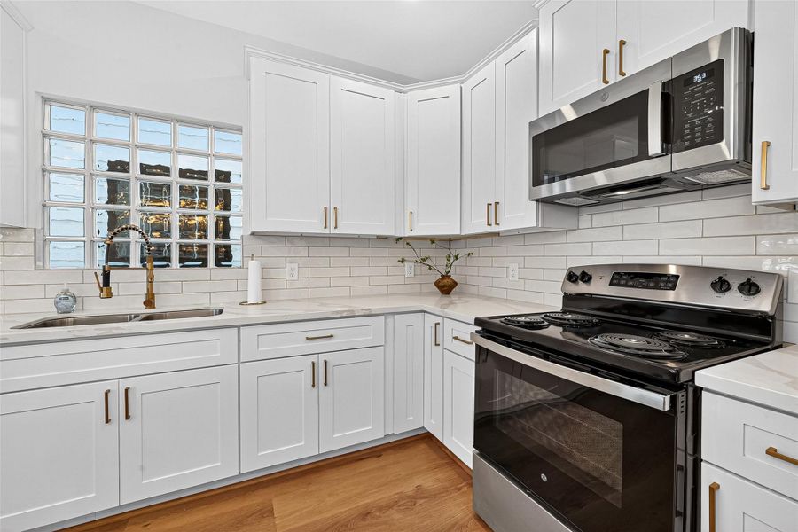 Furnished interior view inside a new home in , Houston (Image 11). Furnished interior view inside a new home in , Houston (Image 11).