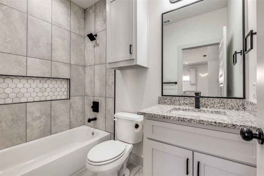 Furnished interior view inside a new home in , Dallas (Image 7).