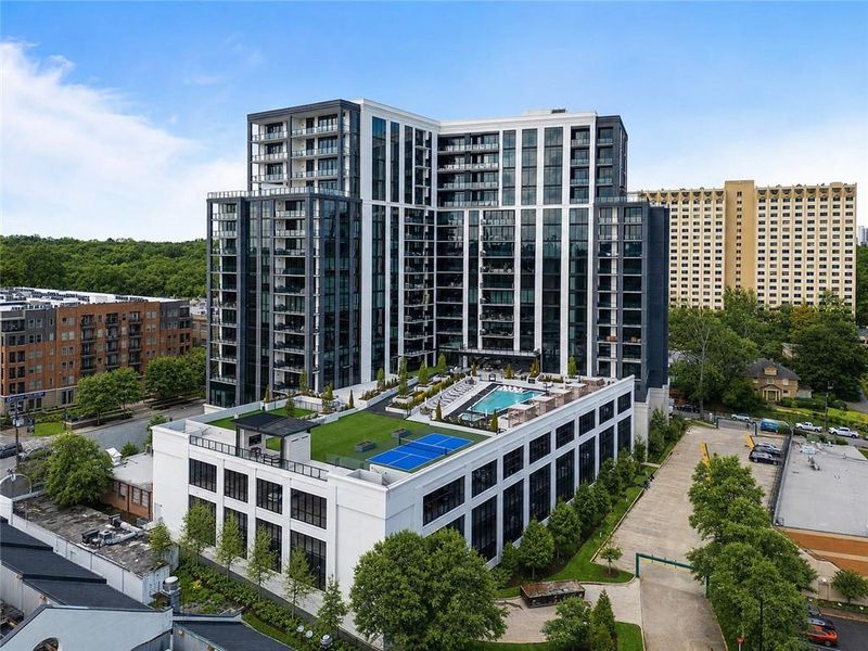 Condo located in Atlanta, GA showcasing its design and architecture (Image 5). Condo located in Atlanta, GA showcasing its design and architecture (Image 5).