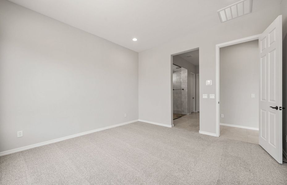 Spacious, unfurnished interior of a new home in Artisan at Asante, Surprise (Image 21).