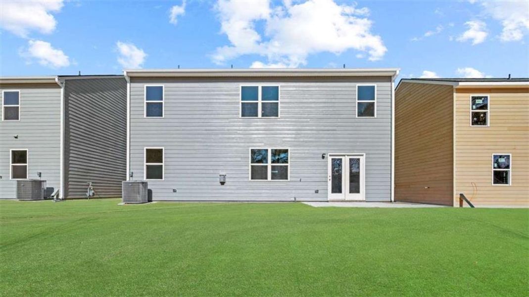 Exterior details and patio area of a home in Poplar Preserve, Newnan (Image 19).