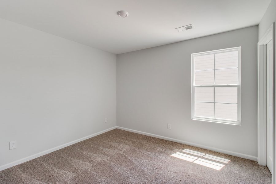 Spacious, unfurnished interior of a new home in Ellington, Elgin (Image 33).