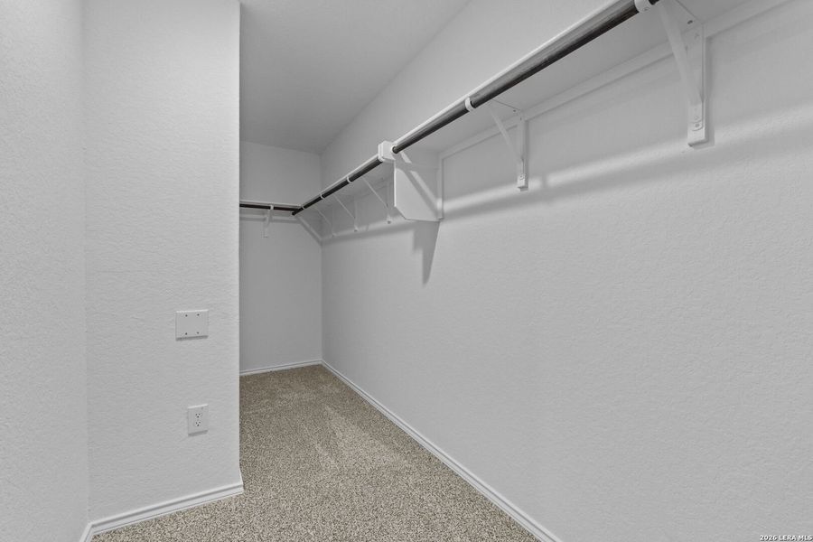 Spacious, unfurnished interior of a new home in Stonehill, San Antonio (Image 26).
