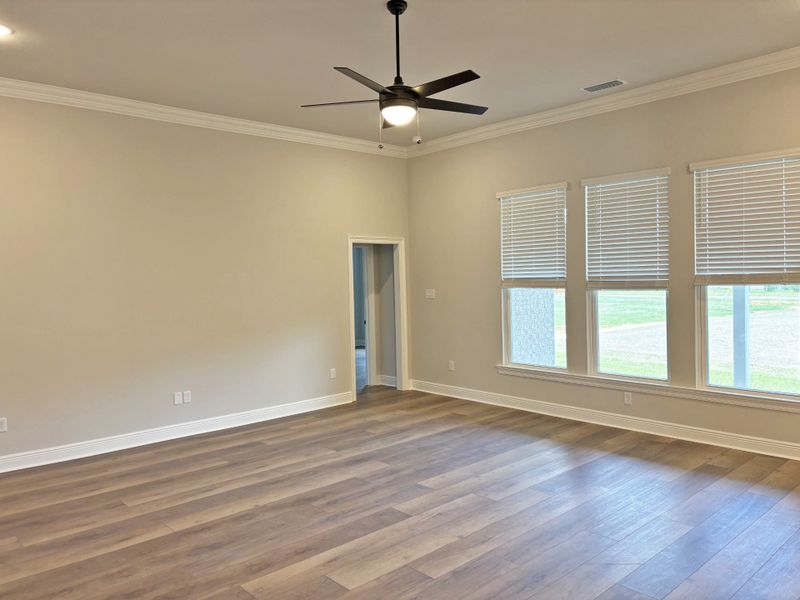 Spacious, unfurnished interior of a new home in Houston Place, Crestview (Image 16).