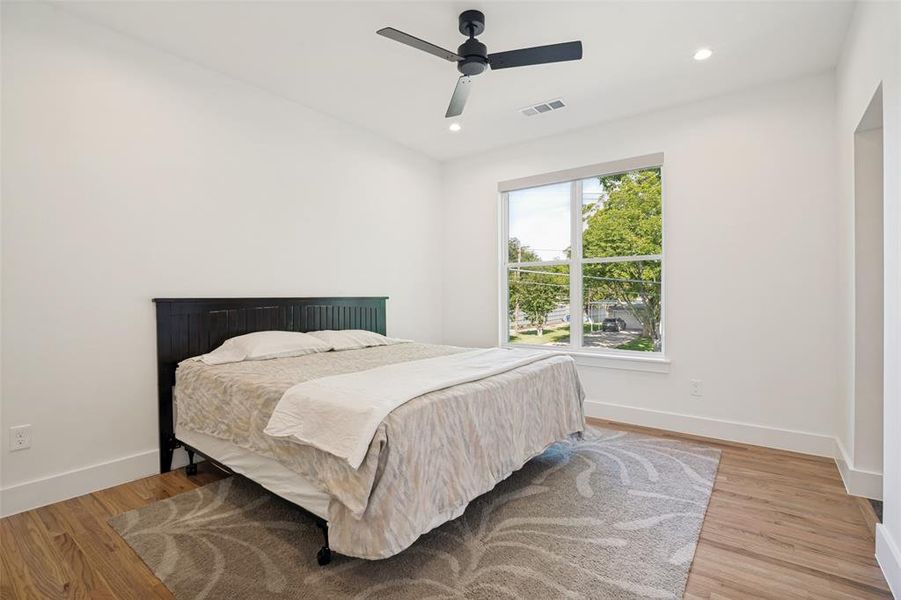 Furnished interior view inside a new home in , Dallas (Image 21).