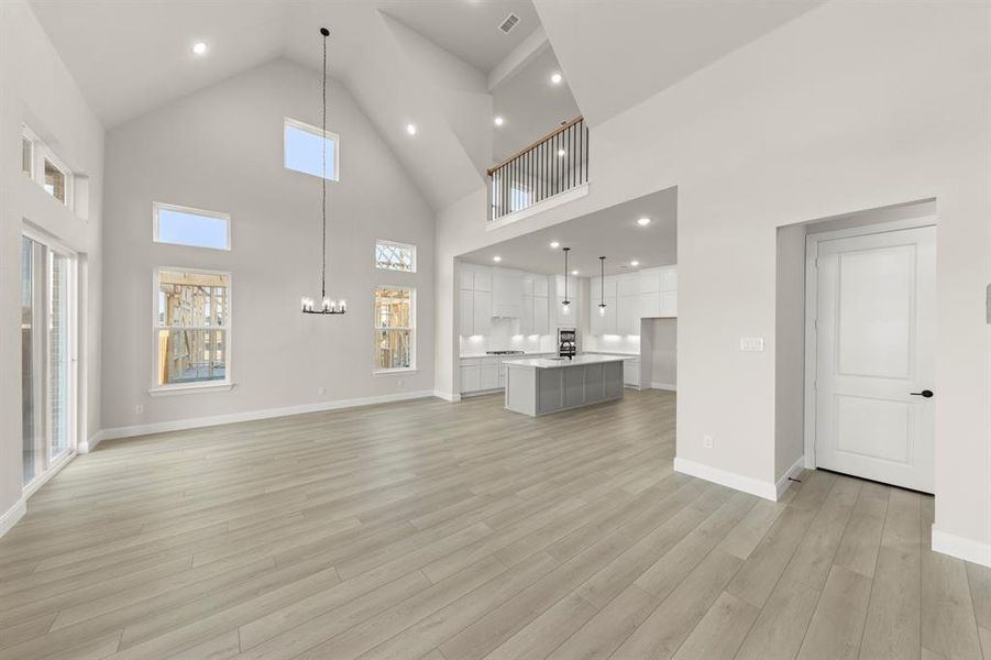 14. 1433 Kirkdale - Family (2)