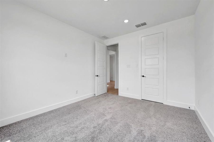 Spacious, unfurnished interior of a new home in Lily Creek at Sutton Fields, Aubrey (Image 30). Spacious, unfurnished interior of a new home in Lily Creek at Sutton Fields, Aubrey (Image 30).
