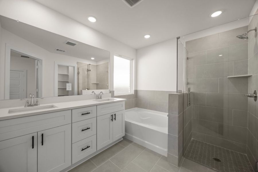 Furnished interior view inside a new home in Ashland, Houston (Image 10).