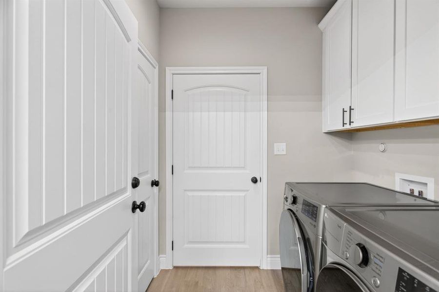 Furnished interior view inside a new home in , Granbury (Image 29).