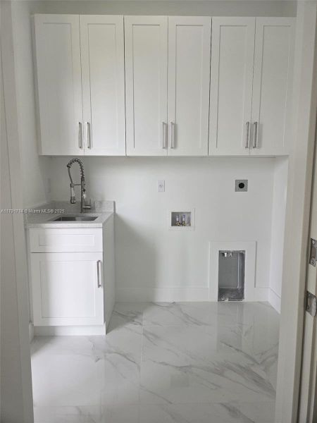 Spacious, unfurnished interior of a new home in , Lehigh Acres (Image 13). Spacious, unfurnished interior of a new home in , Lehigh Acres (Image 13).