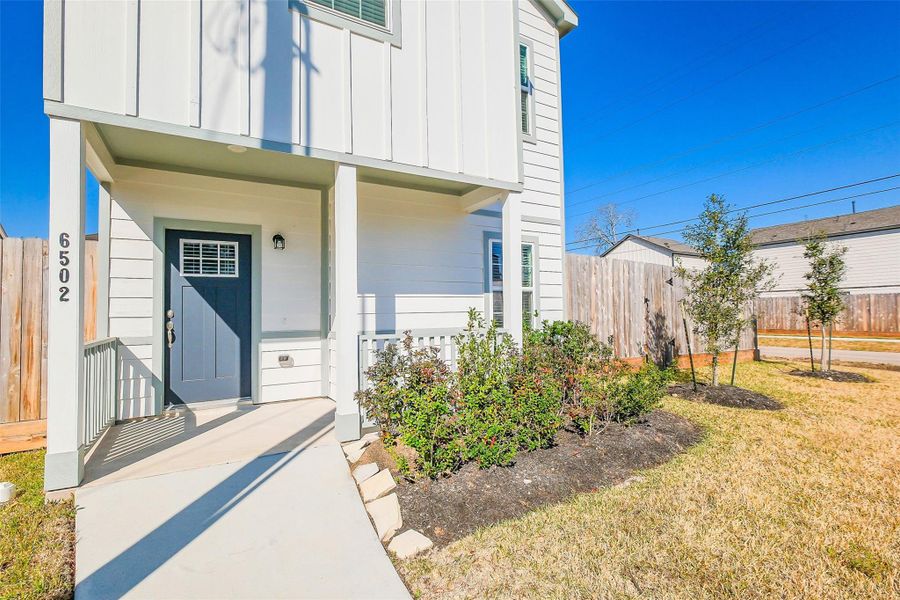 Exterior details and patio area of a home in , Houston (Image 29).