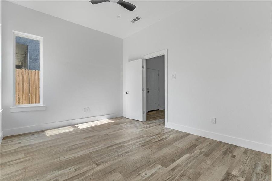 Spacious, unfurnished interior of a new home in , Dallas (Image 36).