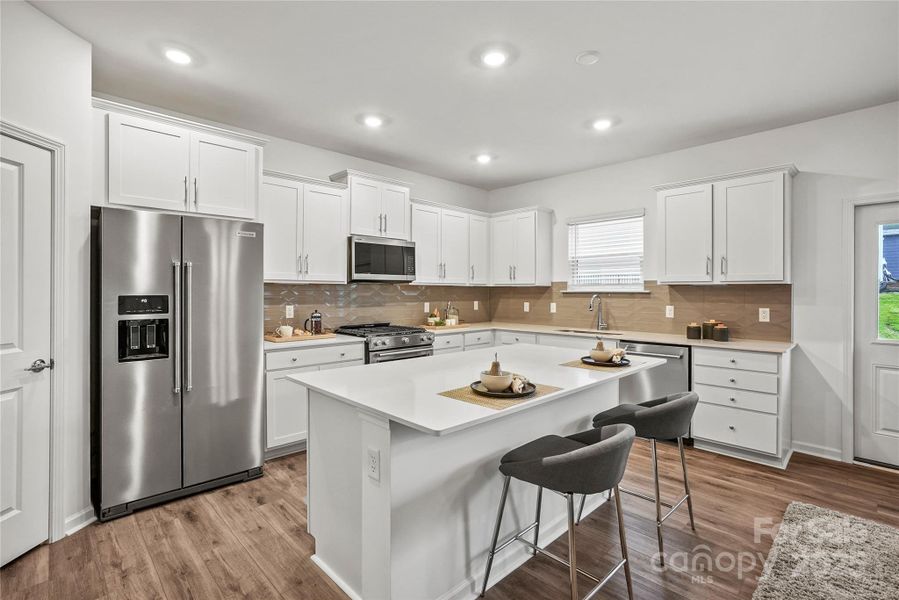 Digital Image Similar