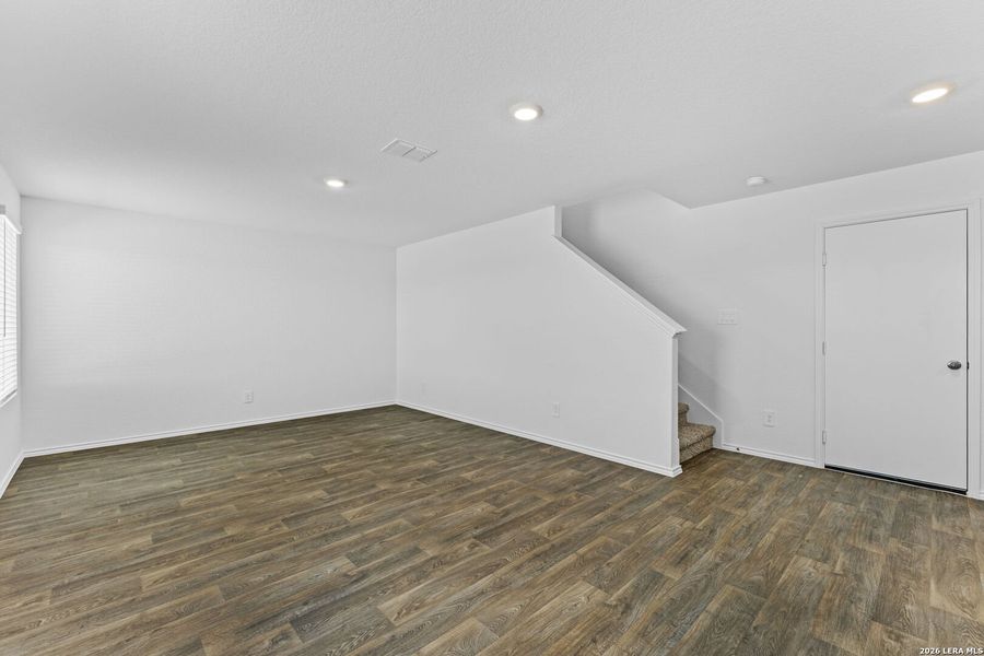 Spacious, unfurnished interior of a new home in Preserve at Medina, Von Ormy (Image 13).
