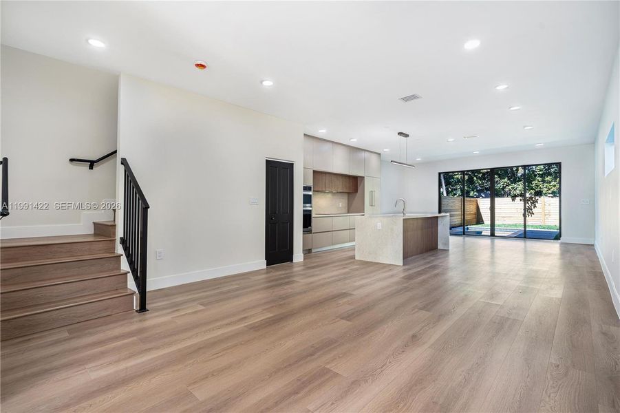 Spacious, unfurnished interior of a new home in , Miami (Image 25).