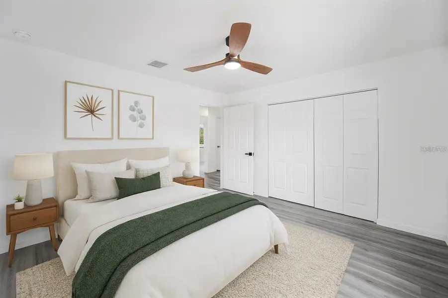 Furnished interior view inside a new home in , Dunnellon (Image 10).