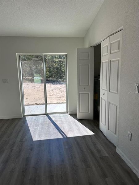 Spacious, unfurnished interior of a new home in , Dunnellon (Image 43).