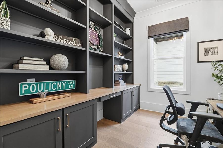 Furnished interior view inside a new home in , Woodstock (Image 41).