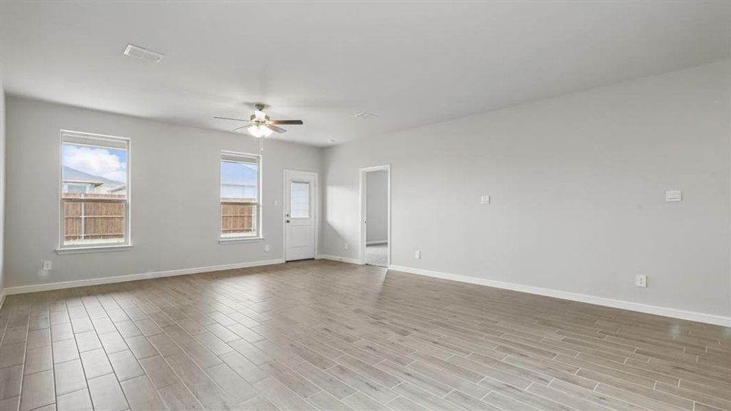 Spacious, unfurnished interior of a new home in Springhill South, Boyd (Image 11).