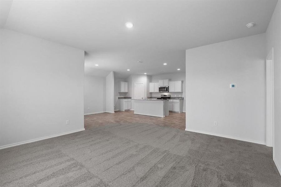 Spacious, unfurnished interior of a new home in , Fort Worth (Image 24).