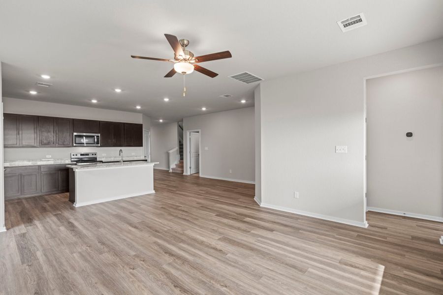 1,948sf New Home in TAYLOR, TX.  - Slide 17