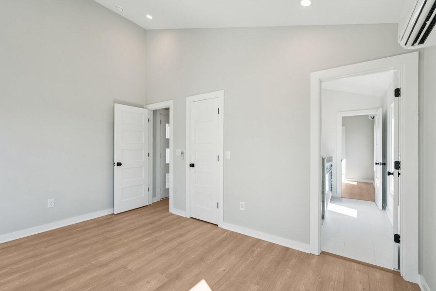 Spacious, unfurnished interior of a new home in , Charleston (Image 31).