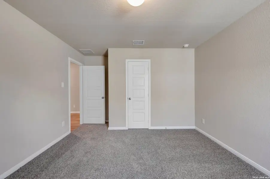 Spacious, unfurnished interior of a new home in Greenspoint Heights, Seguin (Image 37).