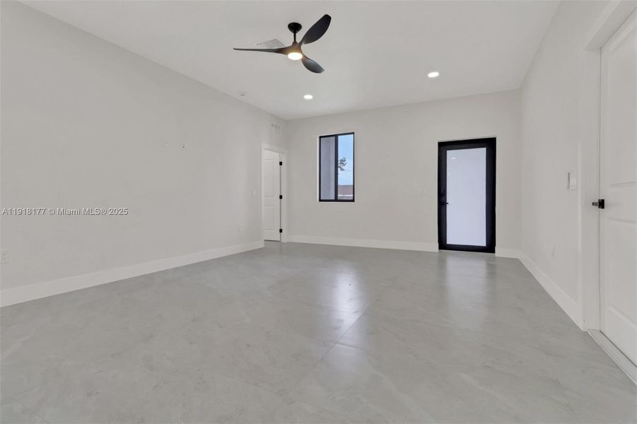 Spacious, unfurnished interior of a new home in , Lehigh Acres (Image 20). Spacious, unfurnished interior of a new home in , Lehigh Acres (Image 20).