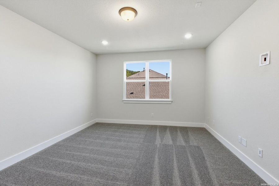 Spacious, unfurnished interior of a new home in Crown Ridge Manor, San Antonio (Image 14).